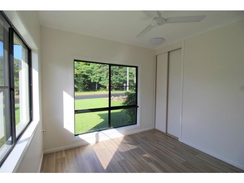 8 Casuarina Crescent, Mission Beach QLD 4852