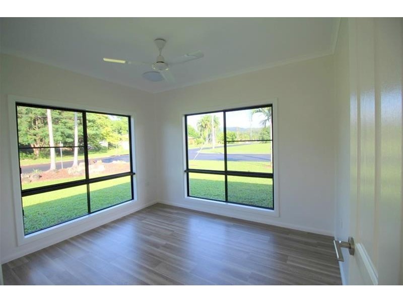 8 Casuarina Crescent, Mission Beach QLD 4852