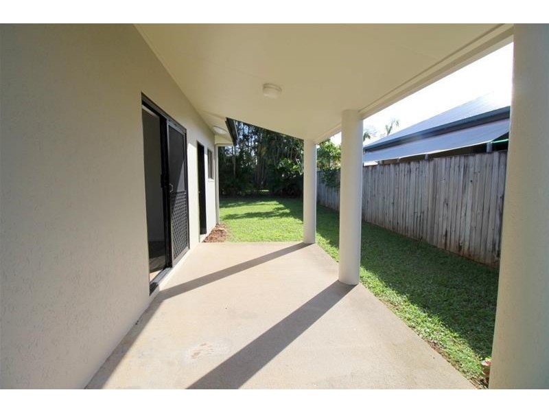 8 Casuarina Crescent, Mission Beach QLD 4852