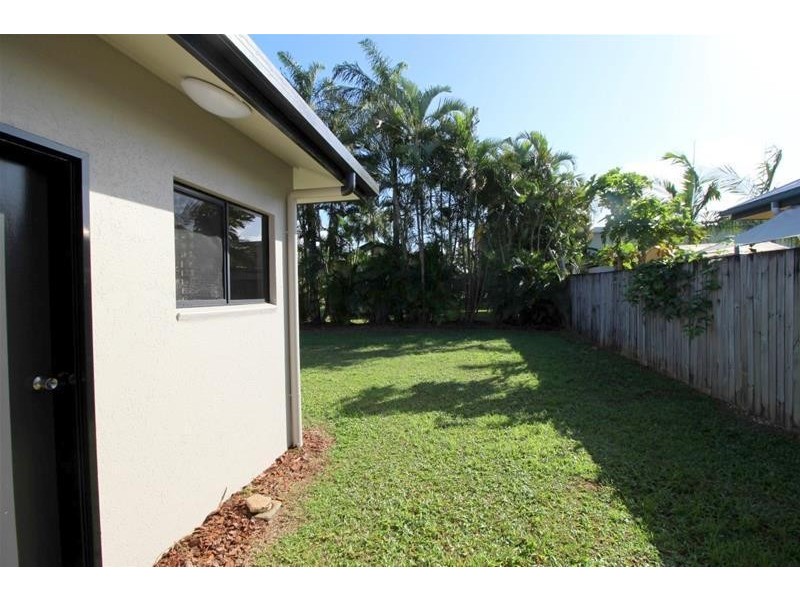 8 Casuarina Crescent, Mission Beach QLD 4852