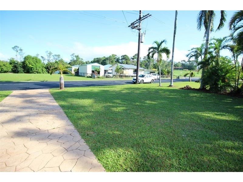 8 Casuarina Crescent, Mission Beach QLD 4852