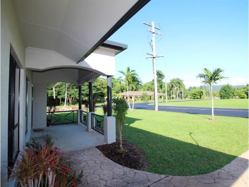 8 Casuarina Crescent, Mission Beach QLD 4852