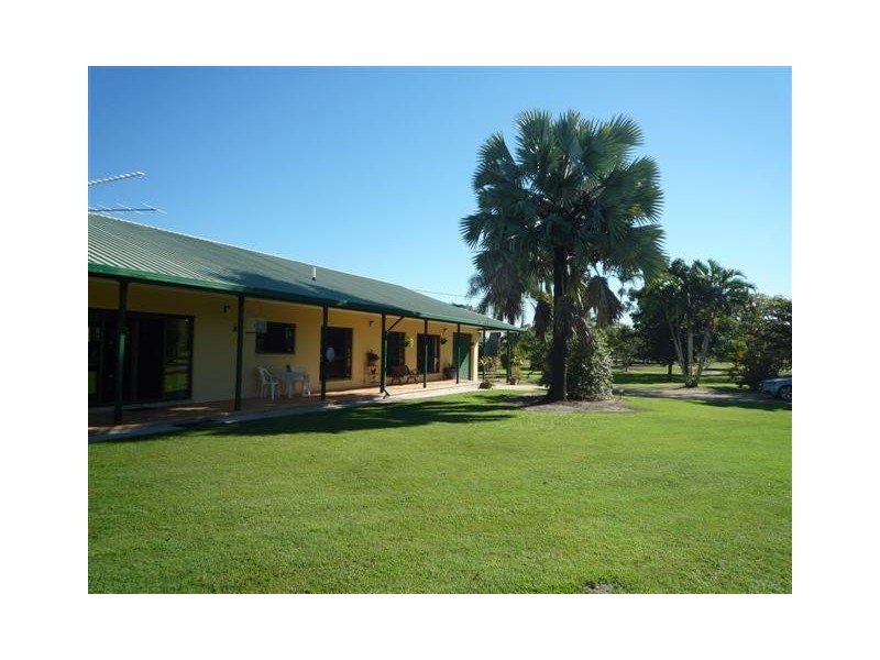 23 Vipiana Drive, Tully Heads QLD 4854