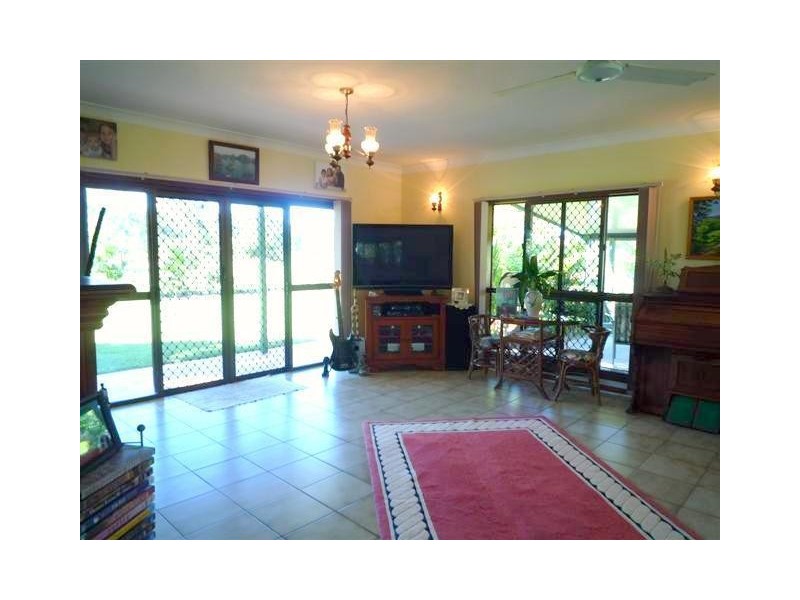 23 Vipiana Drive, Tully Heads QLD 4854