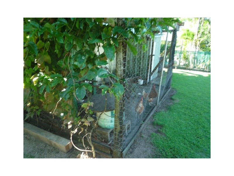 23 Vipiana Drive, Tully Heads QLD 4854