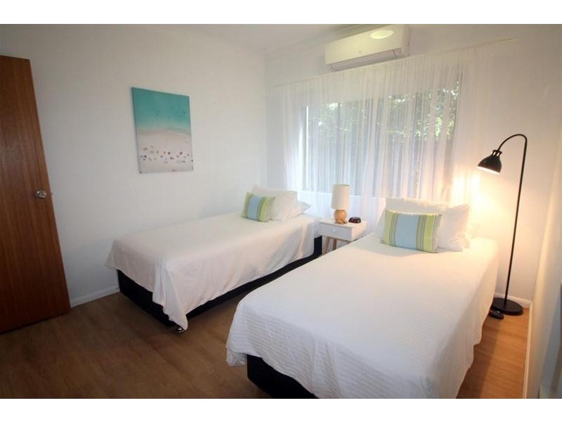 10 Conch Street, Mission Beach QLD 4852