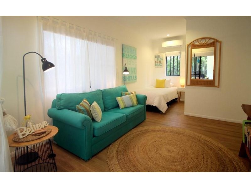 10 Conch Street, Mission Beach QLD 4852