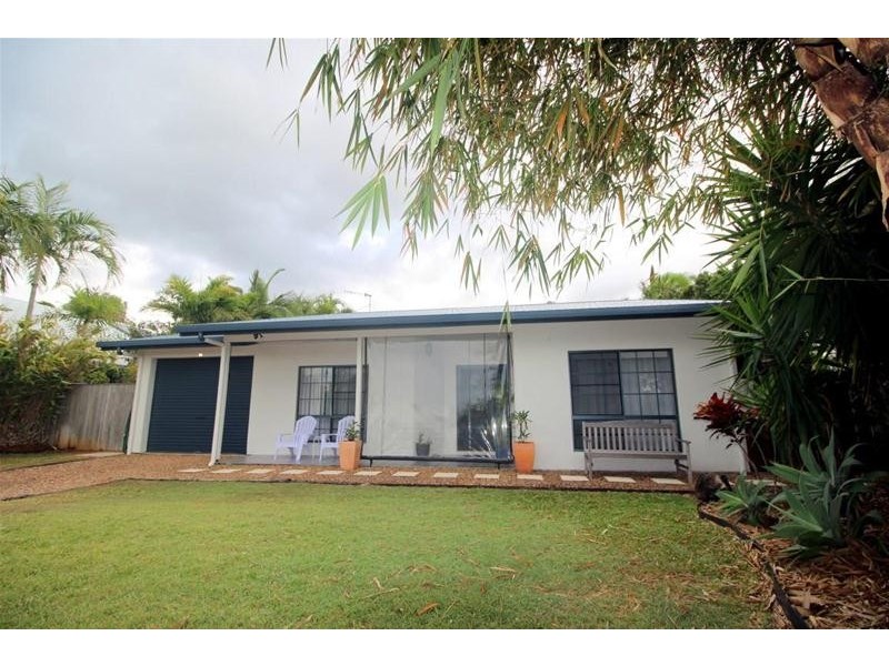 10 Conch Street, Mission Beach QLD 4852