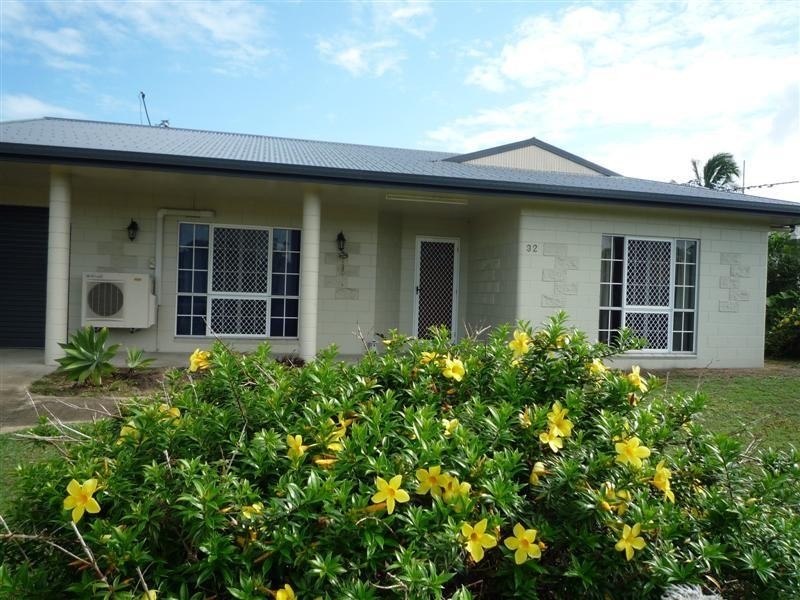 Kurrimine Beach QLD 4871