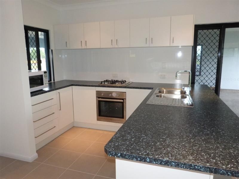 9 Glasgow Street, El Arish QLD 4855