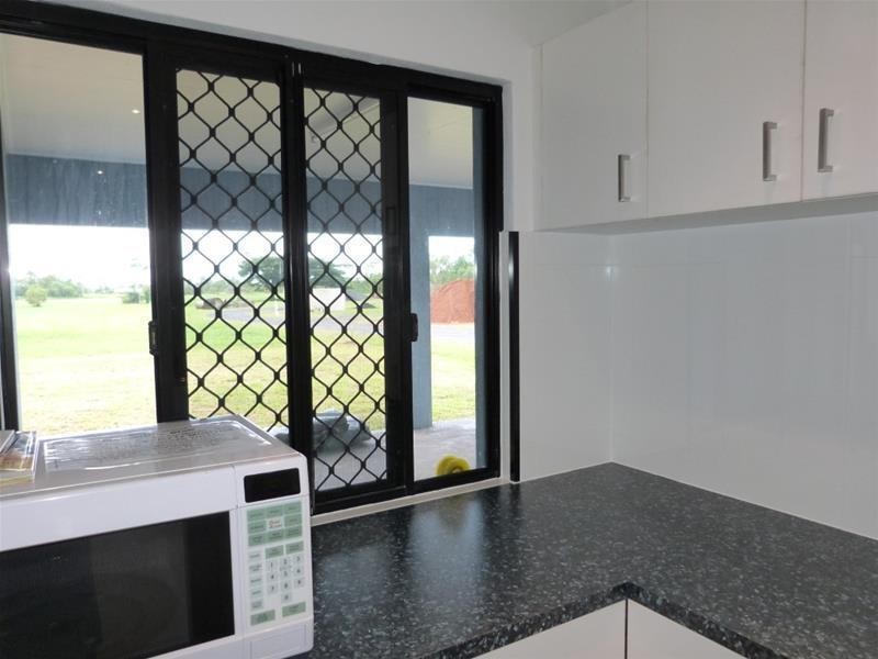 9 Glasgow Street, El Arish QLD 4855