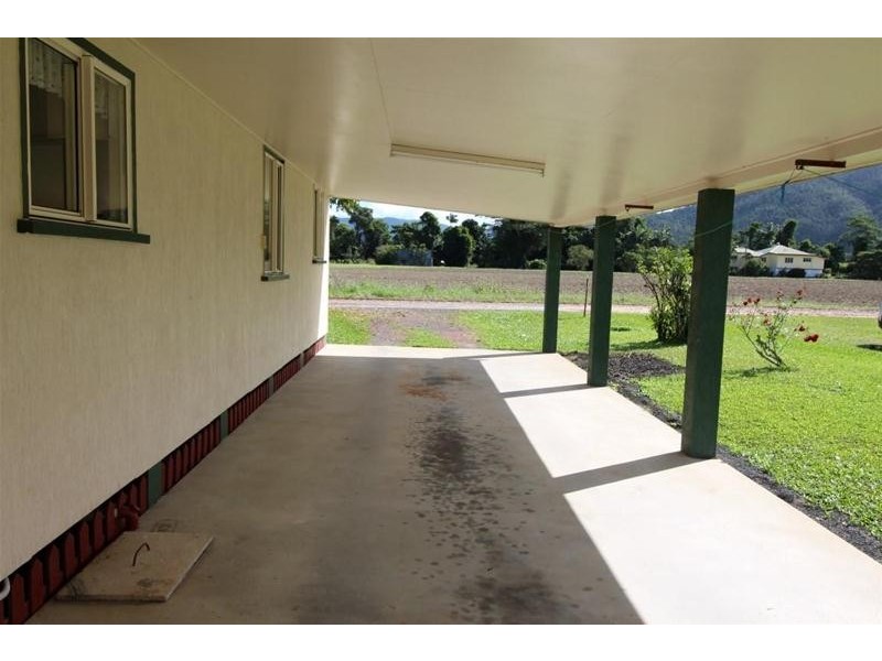 8 Harman Lane, Feluga QLD 4854