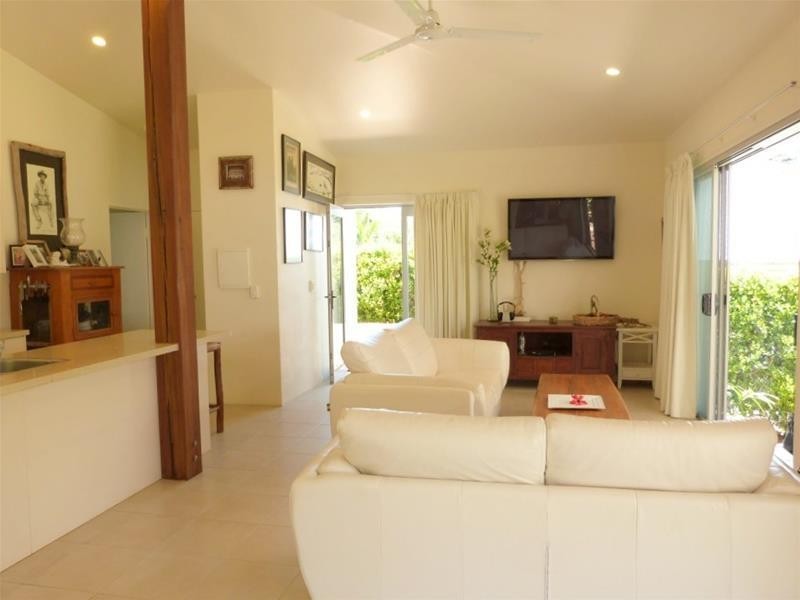 17 Royal Palm Drive, Mission Beach QLD 4852