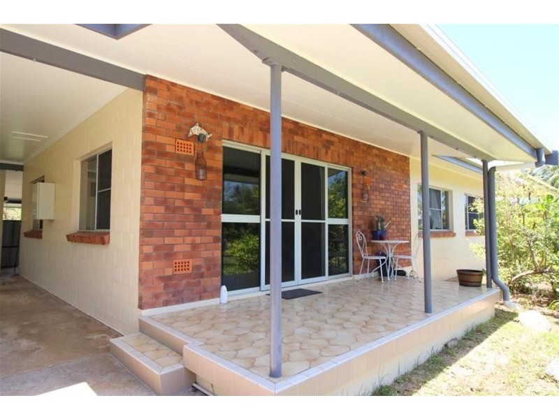 13 Pacific Parade, Mission Beach QLD 4852