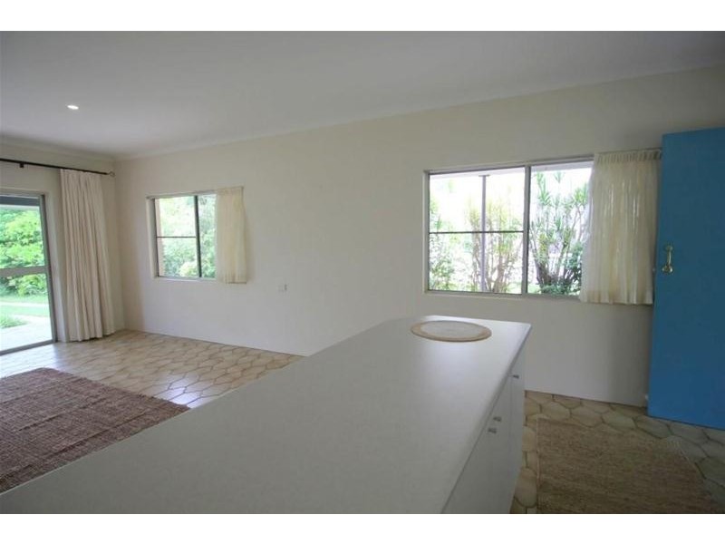 13 Pacific Parade, Mission Beach QLD 4852