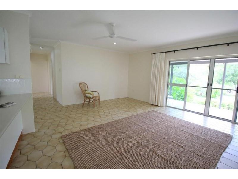 13 Pacific Parade, Mission Beach QLD 4852