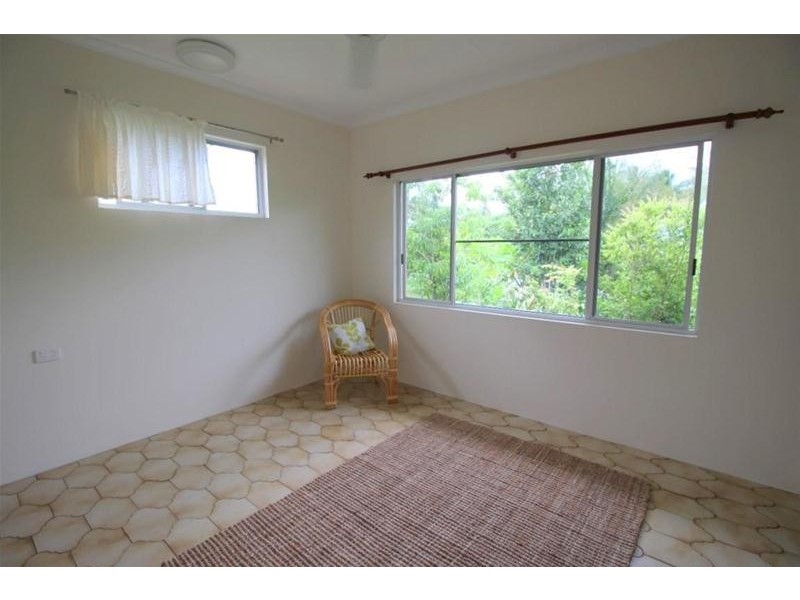 13 Pacific Parade, Mission Beach QLD 4852