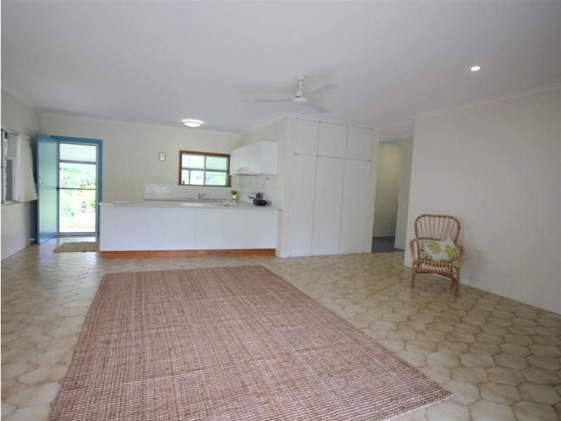 13 Pacific Parade, Mission Beach QLD 4852