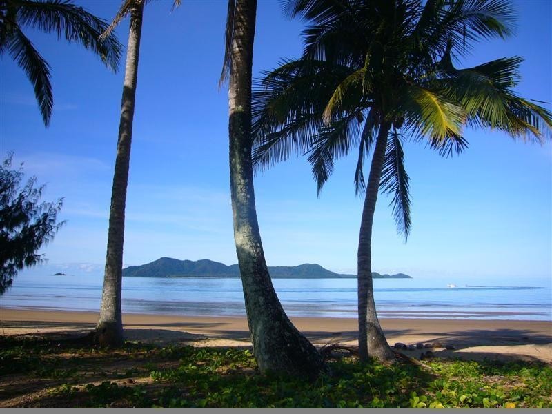 13 Pacific Parade, Mission Beach QLD 4852