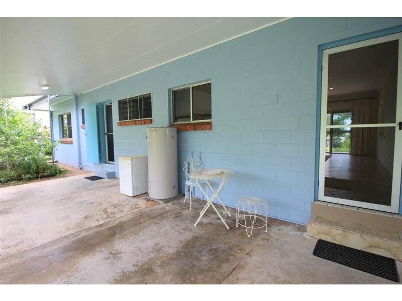 13 Pacific Parade, Mission Beach QLD 4852