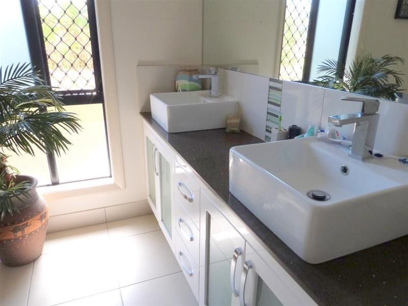 1 Golf Course Street, El Arish QLD 4855