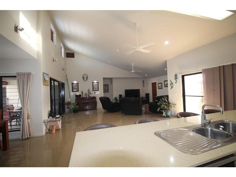 40 Conch Street, Mission Beach QLD 4852