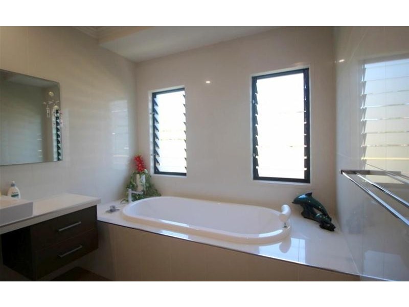 40 Conch Street, Mission Beach QLD 4852