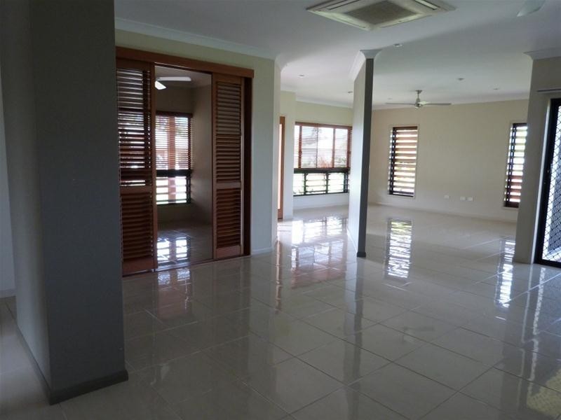 19 Clipper Court, South Mission Beach QLD 4852