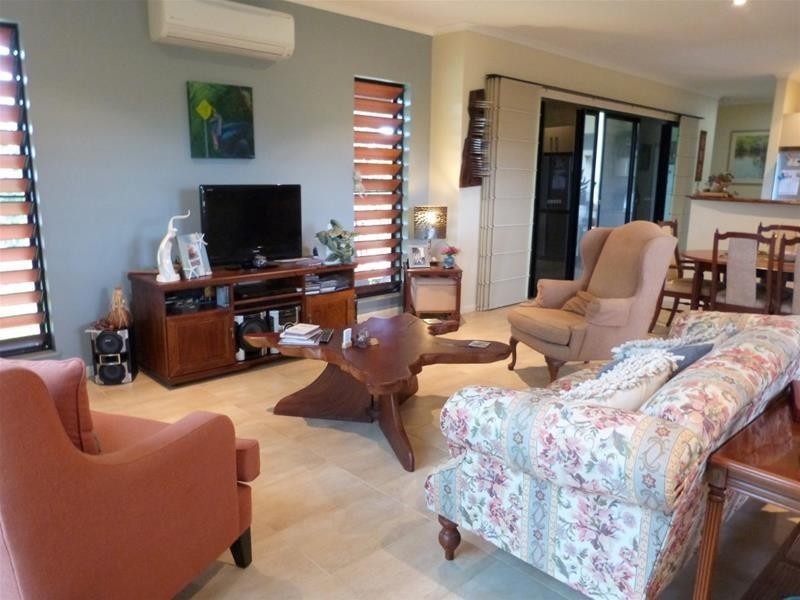 1 Riverside Terrace, South Mission Beach QLD 4852