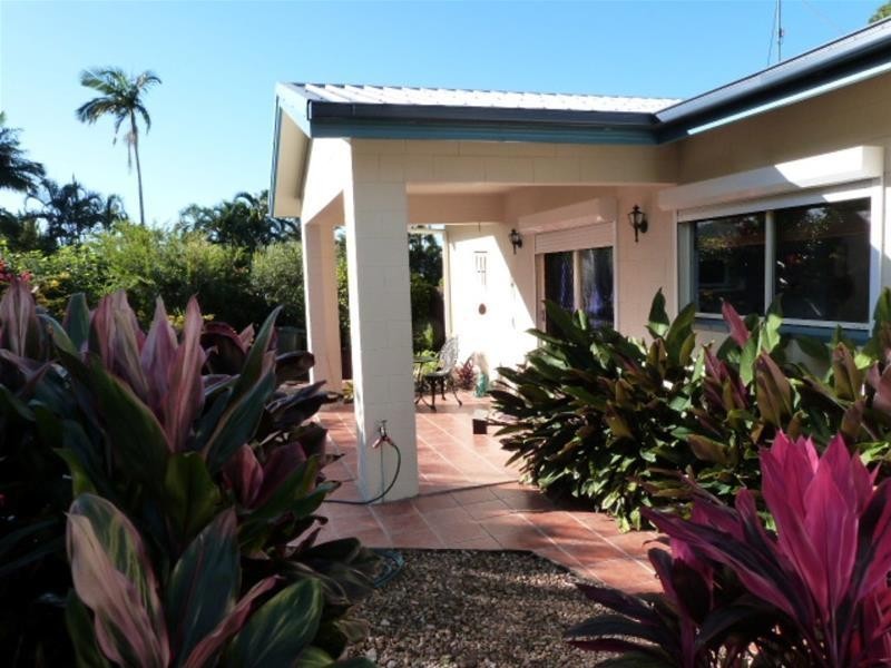 8 Dunkalli Crescent, Wongaling Beach QLD 4852