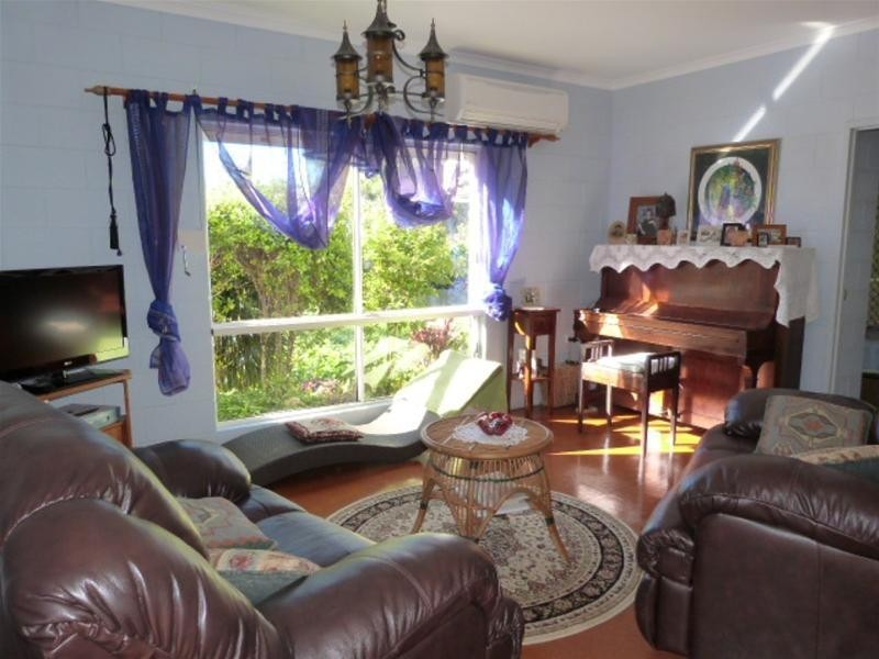 8 Dunkalli Crescent, Wongaling Beach QLD 4852