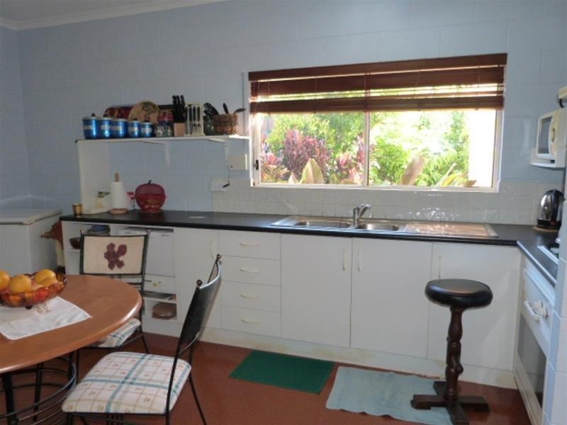 8 Dunkalli Crescent, Wongaling Beach QLD 4852