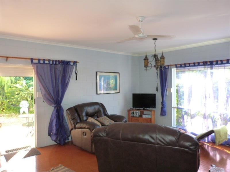 8 Dunkalli Crescent, Wongaling Beach QLD 4852