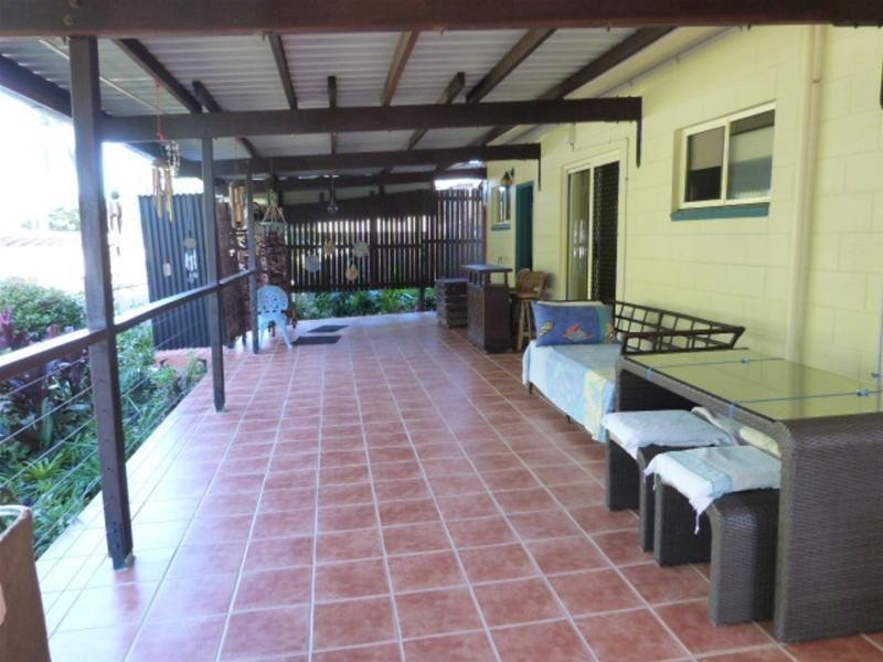 8 Dunkalli Crescent, Wongaling Beach QLD 4852