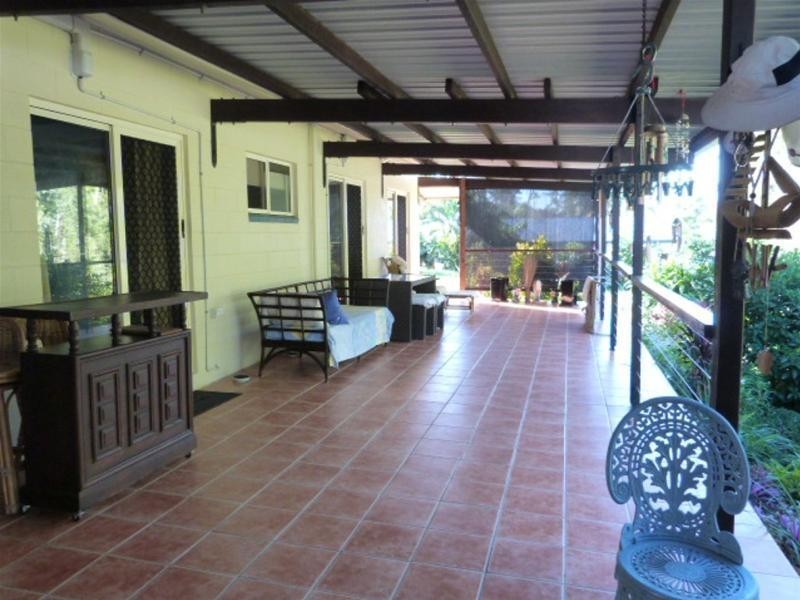 8 Dunkalli Crescent, Wongaling Beach QLD 4852