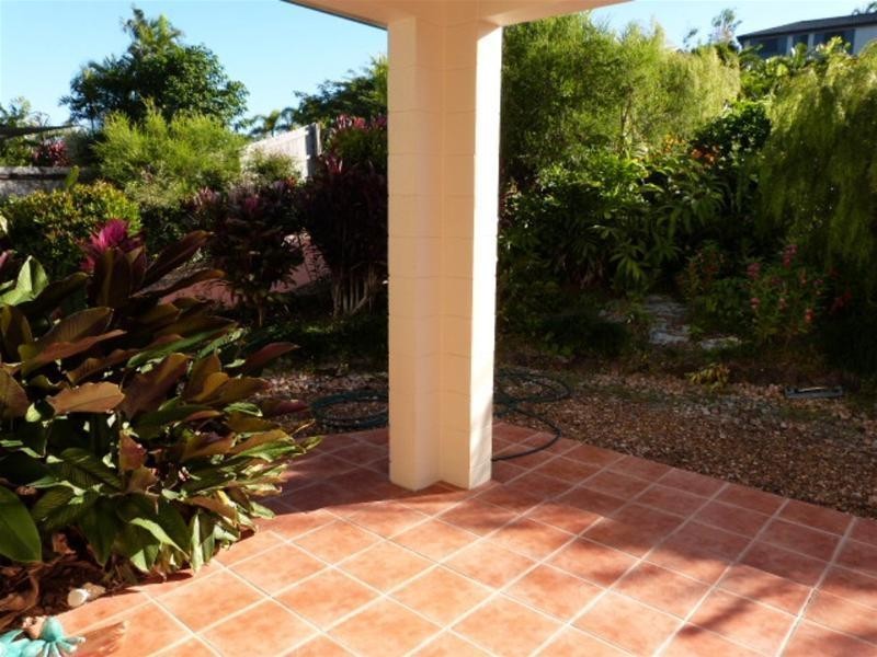 8 Dunkalli Crescent, Wongaling Beach QLD 4852