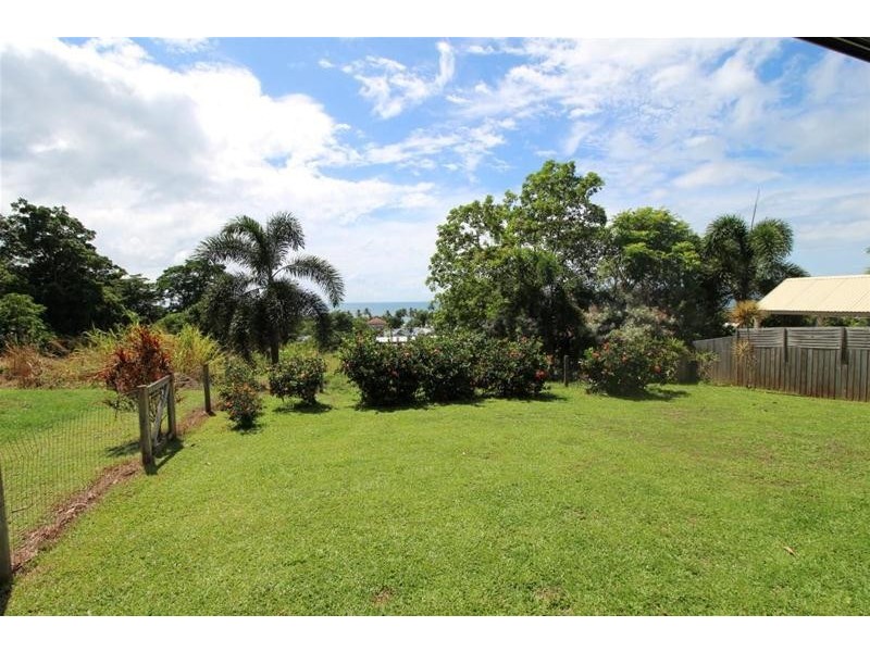 14 Rise Crescent, Mission Beach QLD 4852