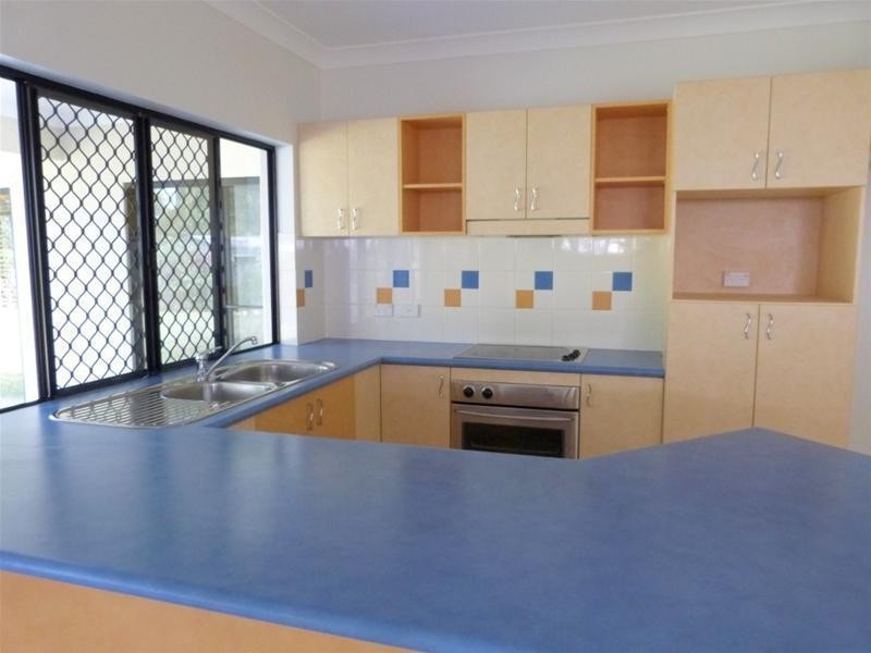 2 Kootooloo Close, Wongaling Beach QLD 4852