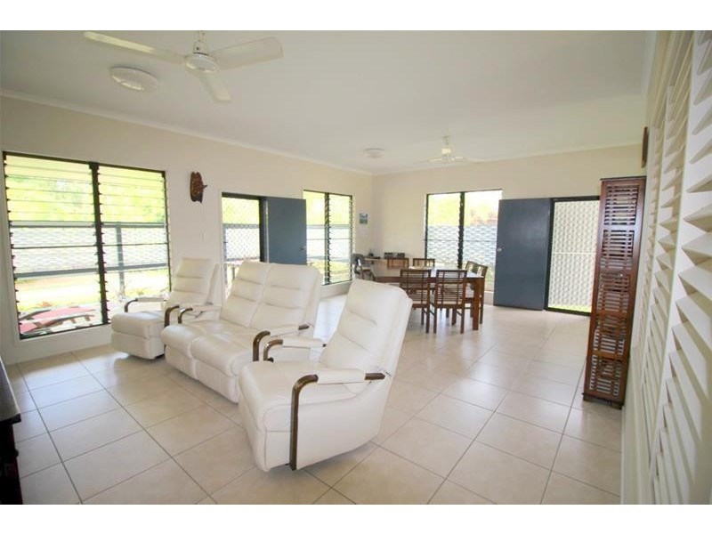 104 Tully Heads Road, Tully Heads QLD 4854