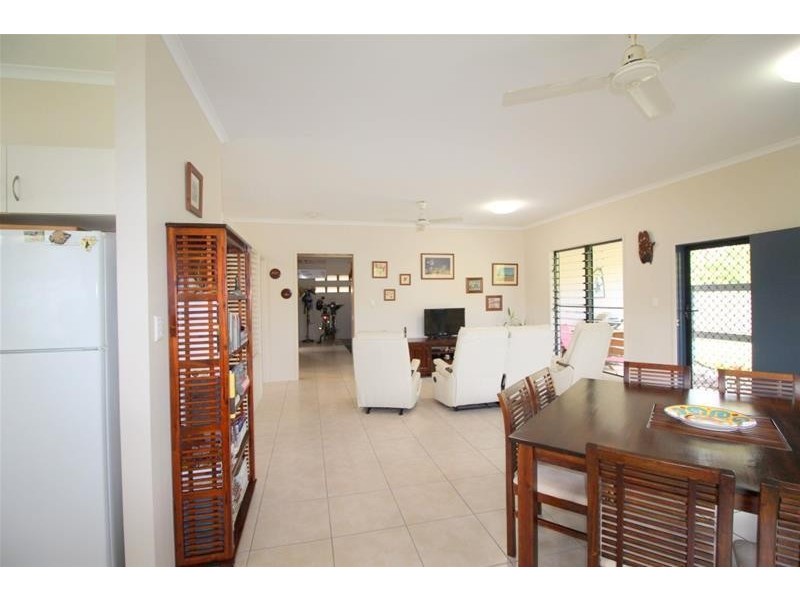 104 Tully Heads Road, Tully Heads QLD 4854