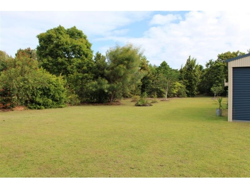 104 Tully Heads Road, Tully Heads QLD 4854