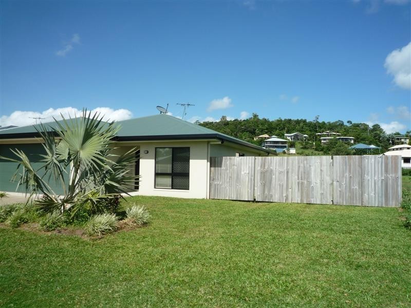 8 Spinnaker Street, South Mission Beach QLD 4852