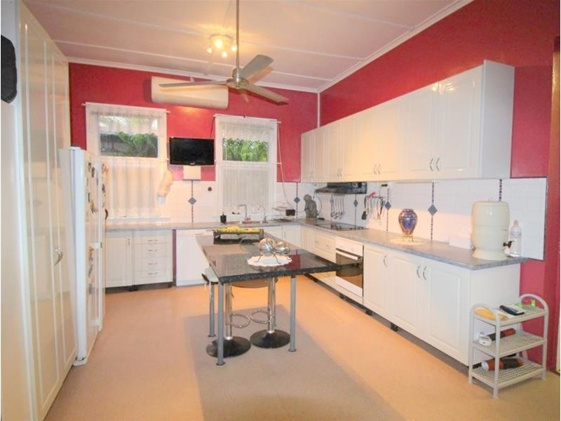 6 Walter Lever Estate Road, Silkwood QLD 4856