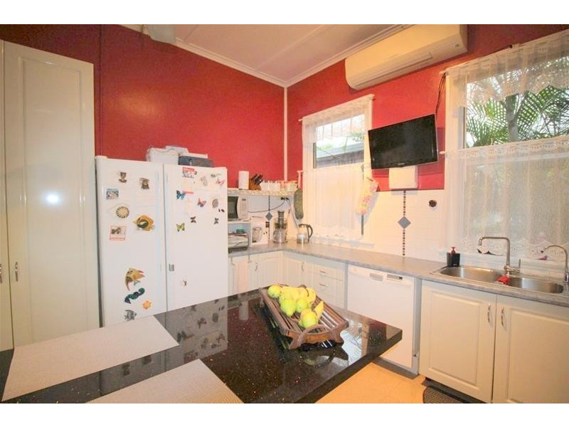 6 Walter Lever Estate Road, Silkwood QLD 4856