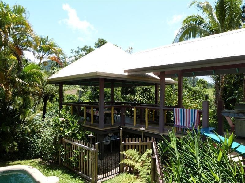 350 Bingil Bay Road, Bingil Bay QLD 4852