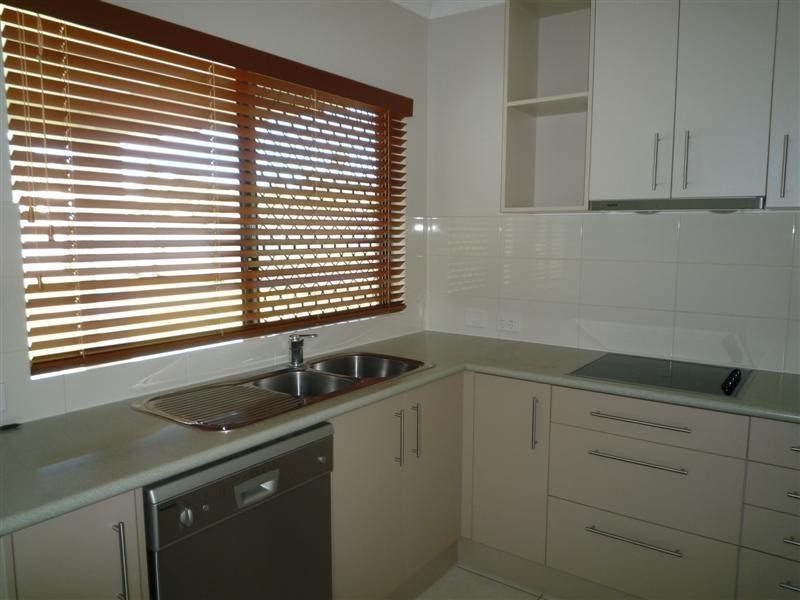 8 Spinnaker Street, South Mission Beach QLD 4852