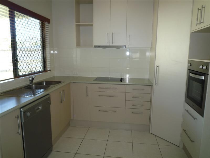 8 Spinnaker Street, South Mission Beach QLD 4852