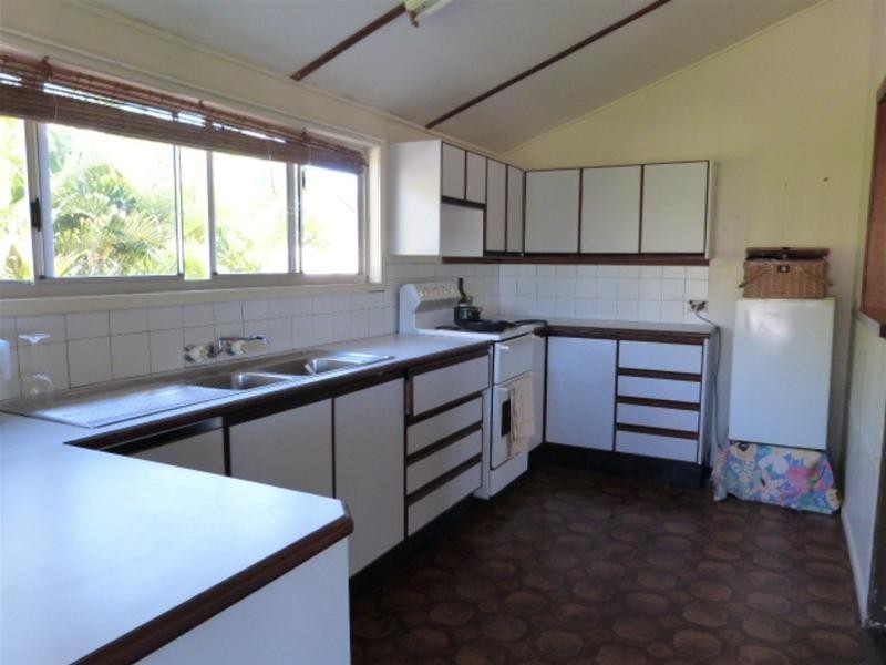 10 Chauvel Street, El Arish QLD 4855