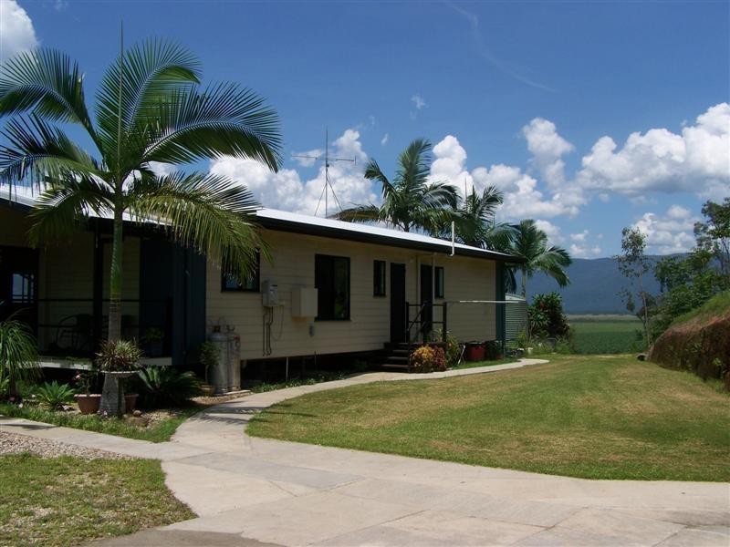 60 South Davidson Road, Tully QLD 4854