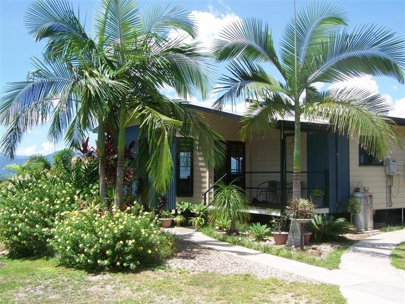 60 South Davidson Road, Tully QLD 4854